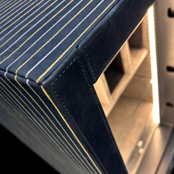 Luxury safe in malachite and brass